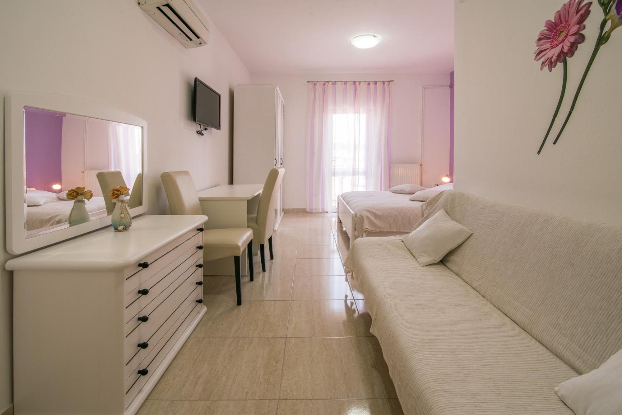 B&B Villa Ana Кърк Екстериор снимка