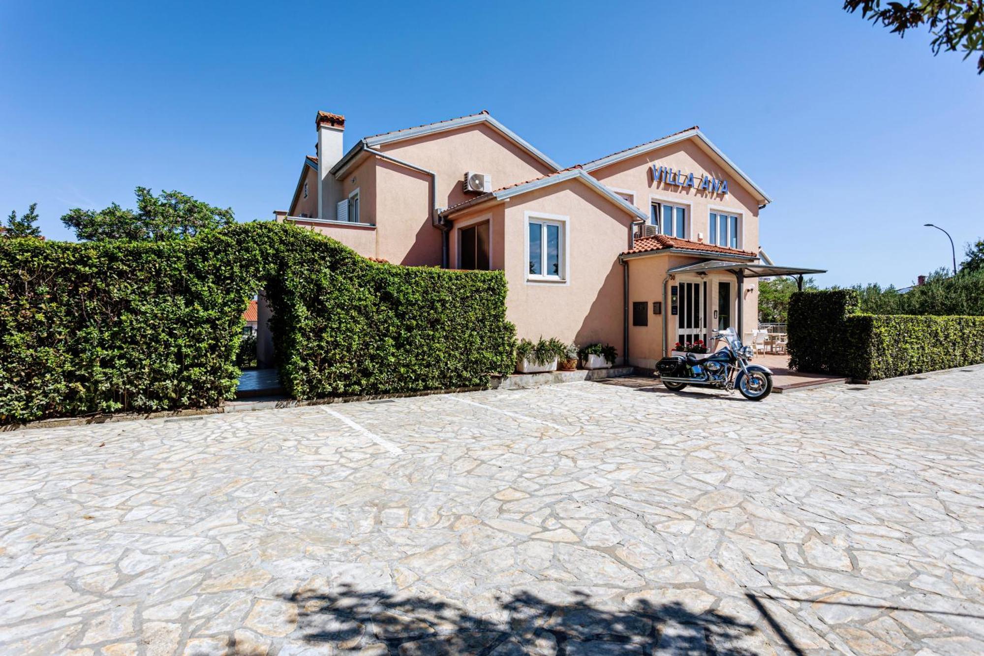 B&B Villa Ana Кърк Екстериор снимка