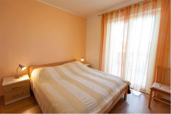 B&B Villa Ana Кърк Екстериор снимка