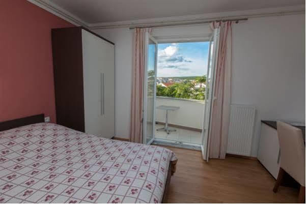 B&B Villa Ana Кърк Екстериор снимка