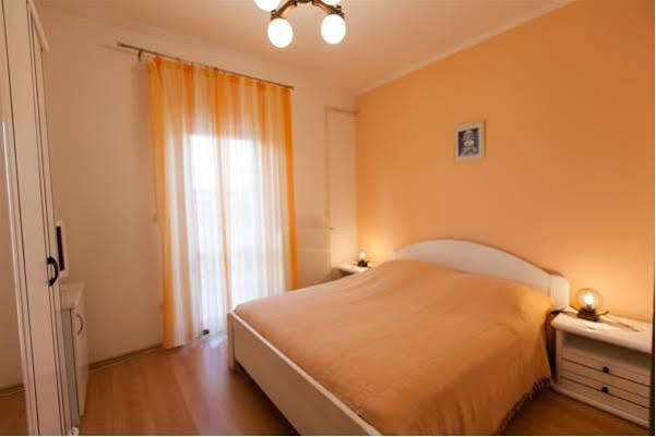 B&B Villa Ana Кърк Екстериор снимка