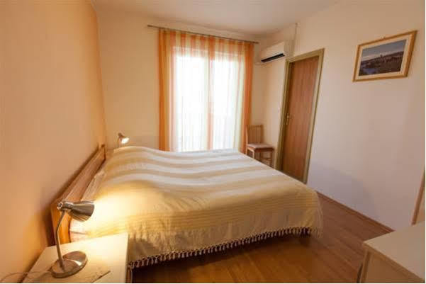 B&B Villa Ana Кърк Екстериор снимка