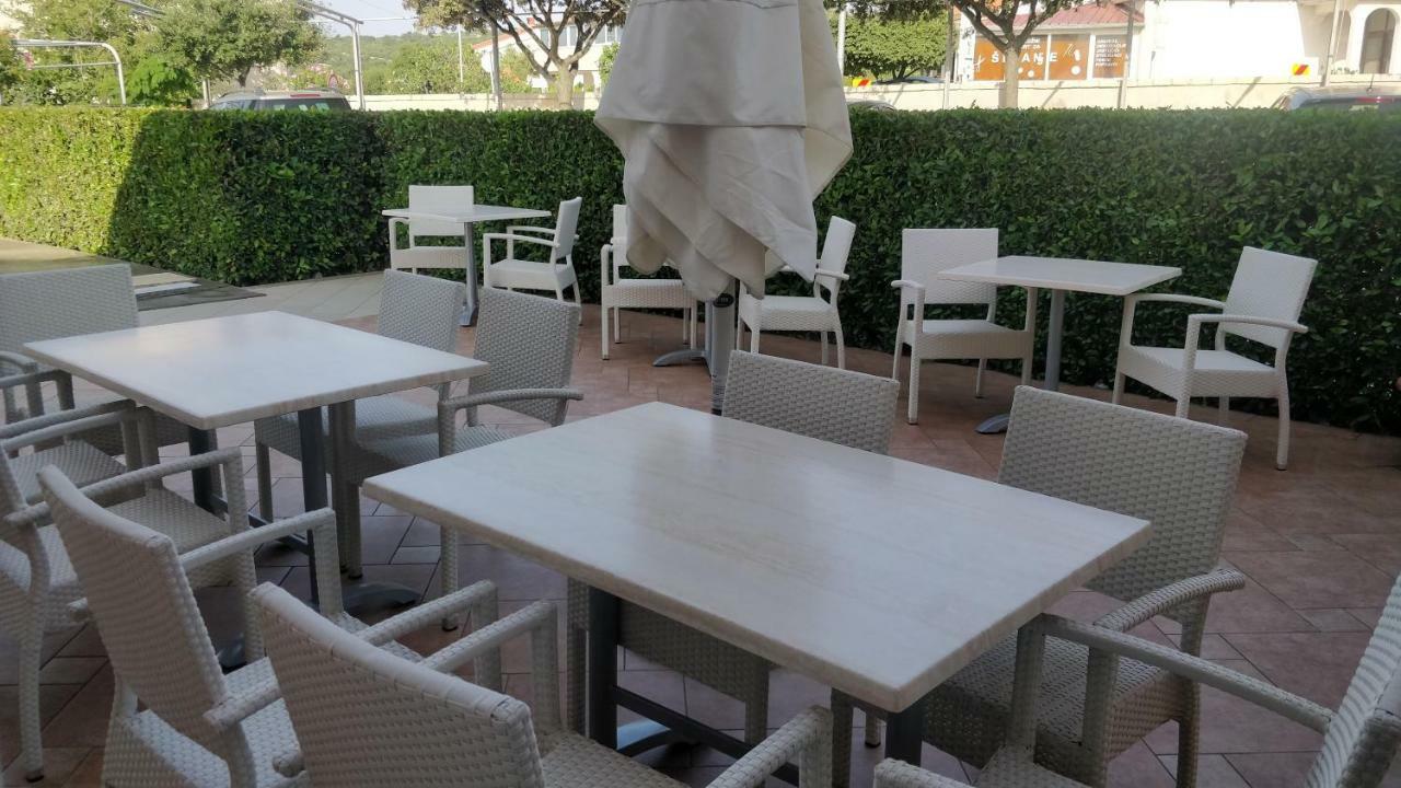 B&B Villa Ana Кърк Екстериор снимка