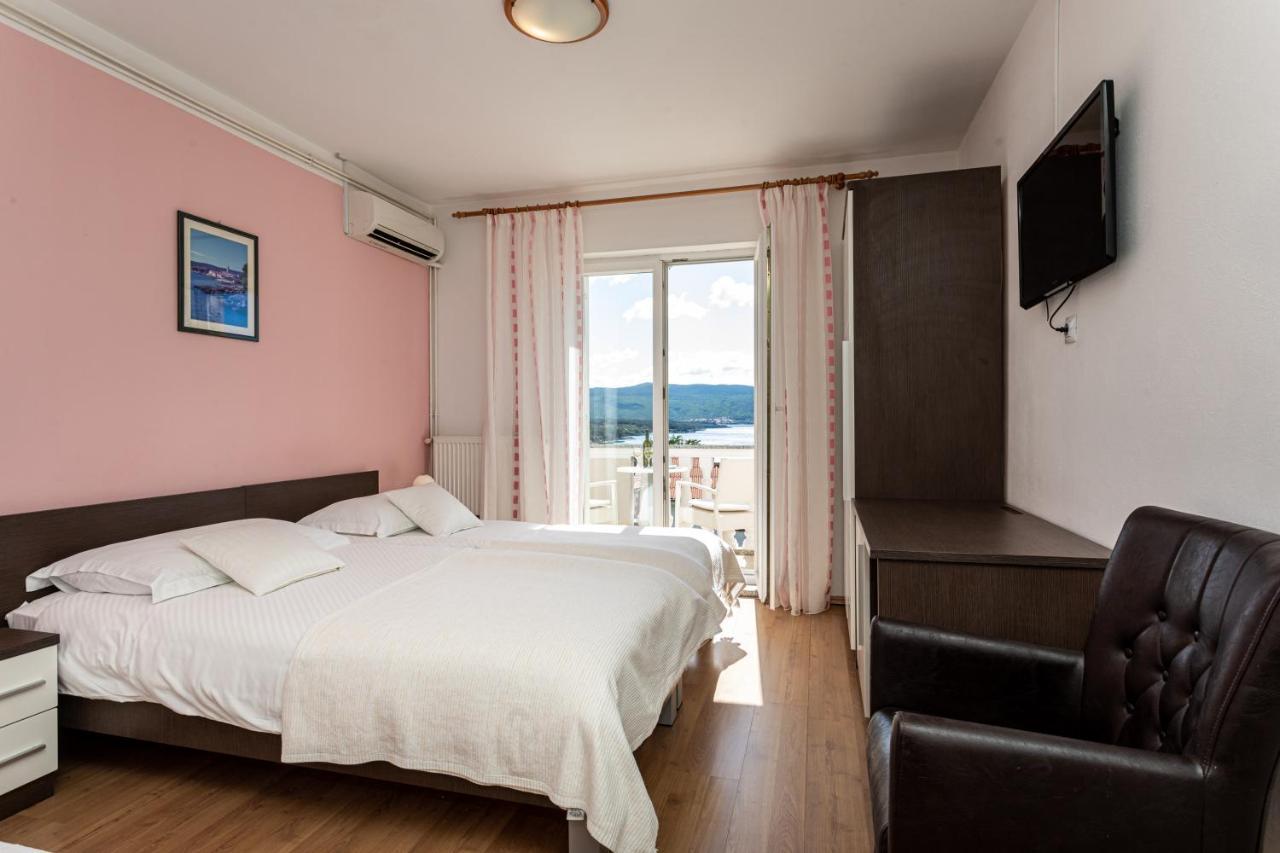 B&B Villa Ana Кърк Екстериор снимка